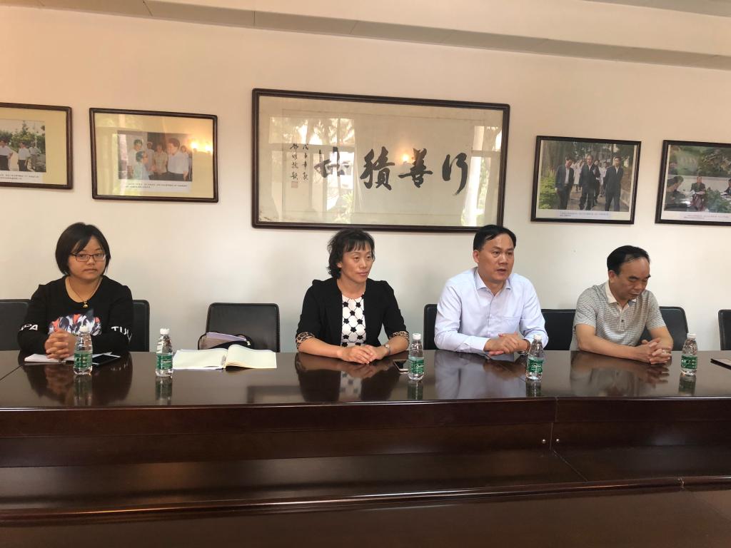 张少华副董事长发表讲话 张少华副董事长发表讲话
